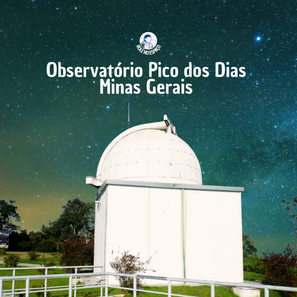 magem do Observatório Pico dos Dias, em Minas Gerais, com sua estrutura totalmente branca e a cúpula de observação visível. O edifício está rodeado por árvores e grama verde, com um céu estrelado ao fundo, criando um cenário ideal para a observação astronômica.