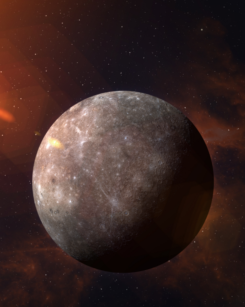 planeta Mercúrio e detalhes da superfície, com destaque para as variações químicas, mineralógicas e físicas presentes nas rochas. A paisagem rochosa apresenta crateras e formações geológicas, revelando a composição do planeta, incluindo minerais e características estruturais que foram modificadas por impactos e condições extremas.