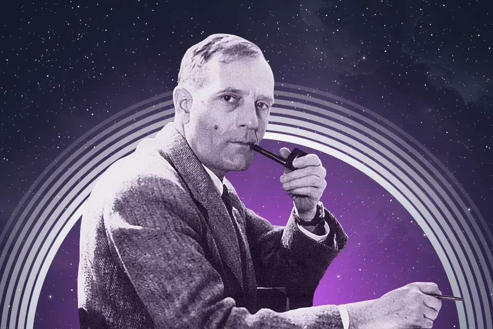 Representação artística de Edwin Hubble com um cachimbo na boca, envolto em um fundo repleto de estrelas brilhantes. O contraste em tons de lilás destaca a imensidão do cosmos e sua contribuição para a astronomia.