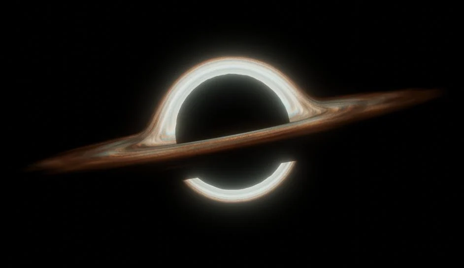 Representação de um buraco negro acompanhado de seu disco de acréscimo, onde matéria é atraída pela imensa gravidade do buraco negro e forma um anel de gás e poeira que gira rapidamente antes de ser sugado para dentro do horizonte de eventos. Esse fenômeno cósmico é um dos mais intrigantes, afetando o espaço-tempo ao seu redor e liberando radiação intensa.