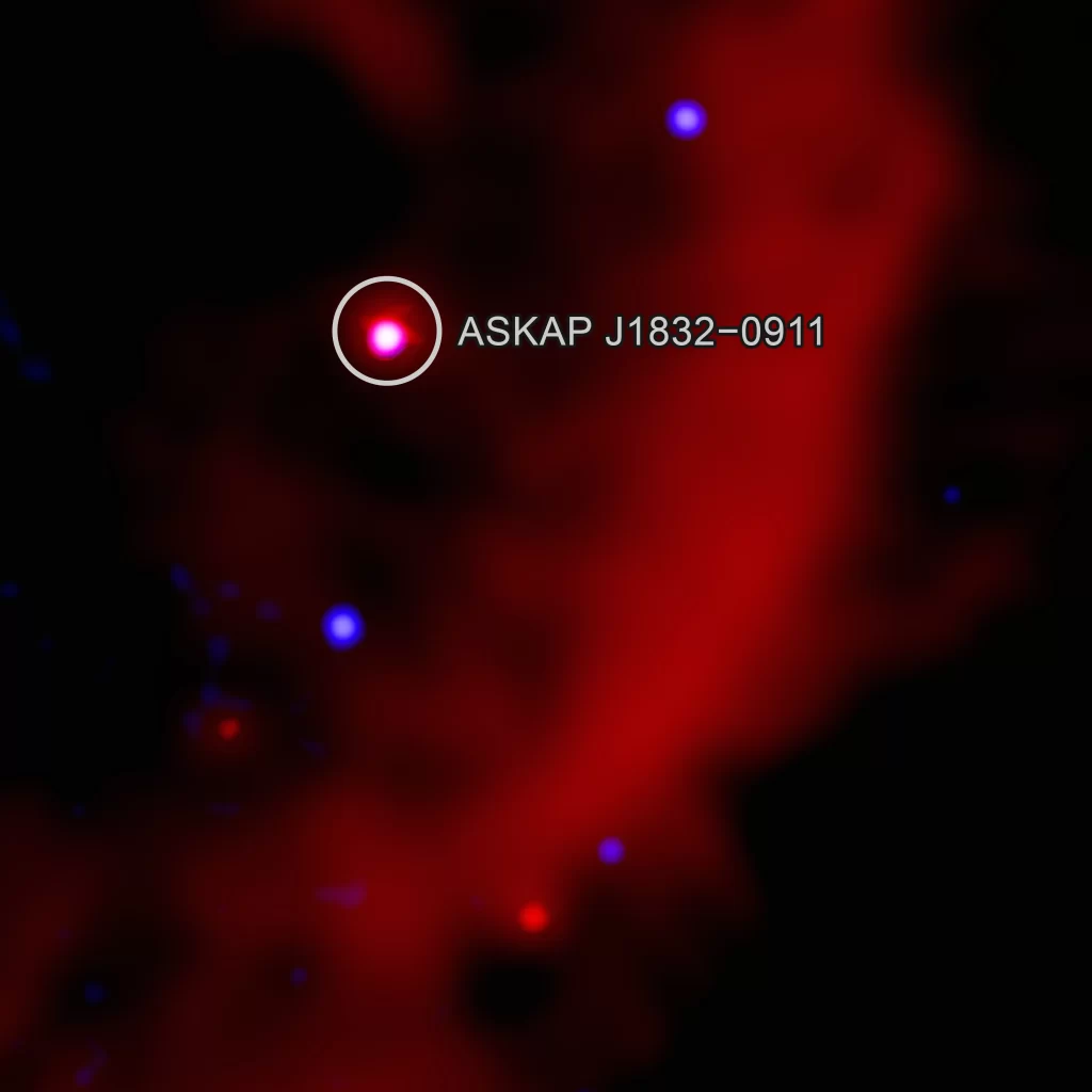 Imagem em close de ASKAP J1832 em luz de raios-X e rádio.