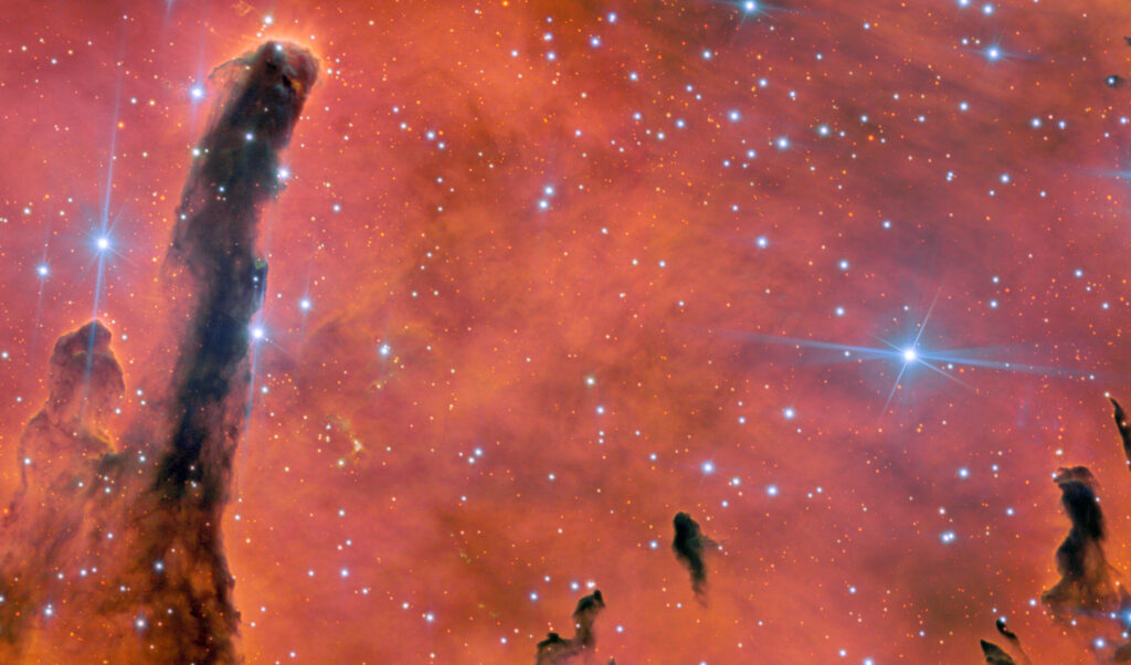 Imagem Ua ʻŌhiʻa Lani do Observatório Gemini Norte mostrando a nebulosa de emissão NGC 6820 e seu aglomerado estelar, criada para celebrar os 25 anos do observatório. Processamento por J. Miller, M. Rodriguez, T.A. Rector e M. Zamani.