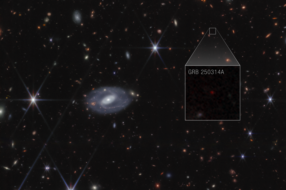 magem do Telescópio Espacial James Webb mostrando a supernova mais antiga já identificada e sua galáxia hospedeira, observadas no infravermelho próximo a partir do brilho residual de um estouro de raios gama ocorrido quando o universo tinha 730 milhões de anos.