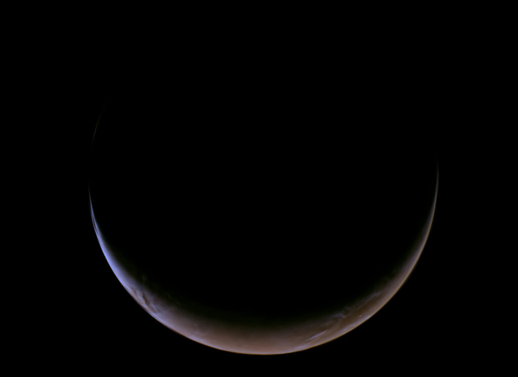 Imagem de Marte em fase crescente capturada pela sonda Psyche da NASA durante a aproximação para assistência gravitacional em maio de 2026.
Créditos da imagem: NASA/JPL-Caltech/ASU
